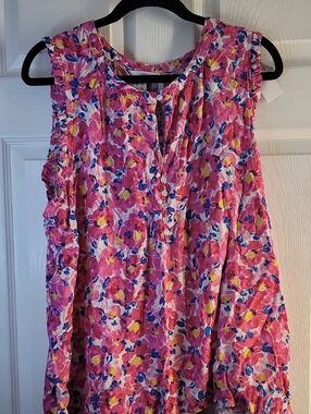 Time and Tru Pink & Blue Floral Sleeveless Tank Top